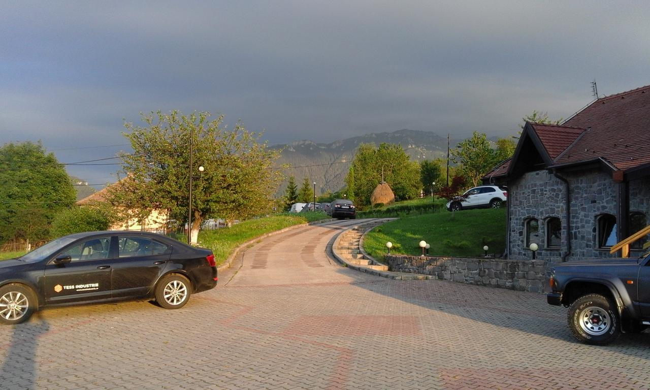 Hotel Sofia Bran  Bagian luar foto